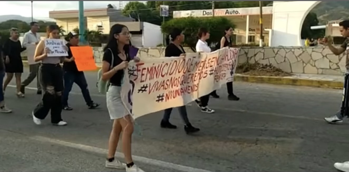 Quemada viva a manos de su pareja