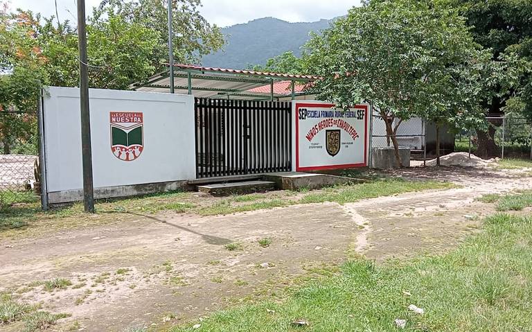 Escuela de Huixtla iniciará clases sin luz