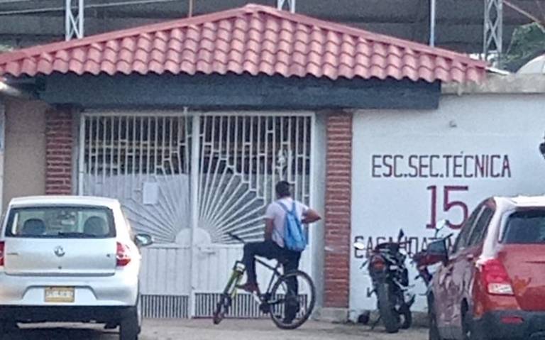 Le cobran los baños a estudiantes en Chiapas