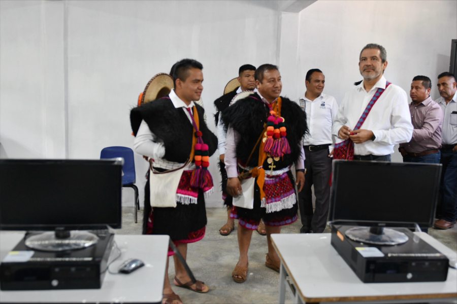 Llaga la UNACH al municipio indígena de Tenejapa con sede virtual