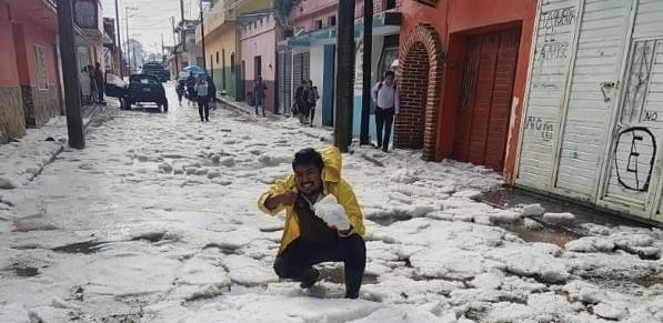 Pueblo Nuevo Solistahuacán se cubre de blanco.