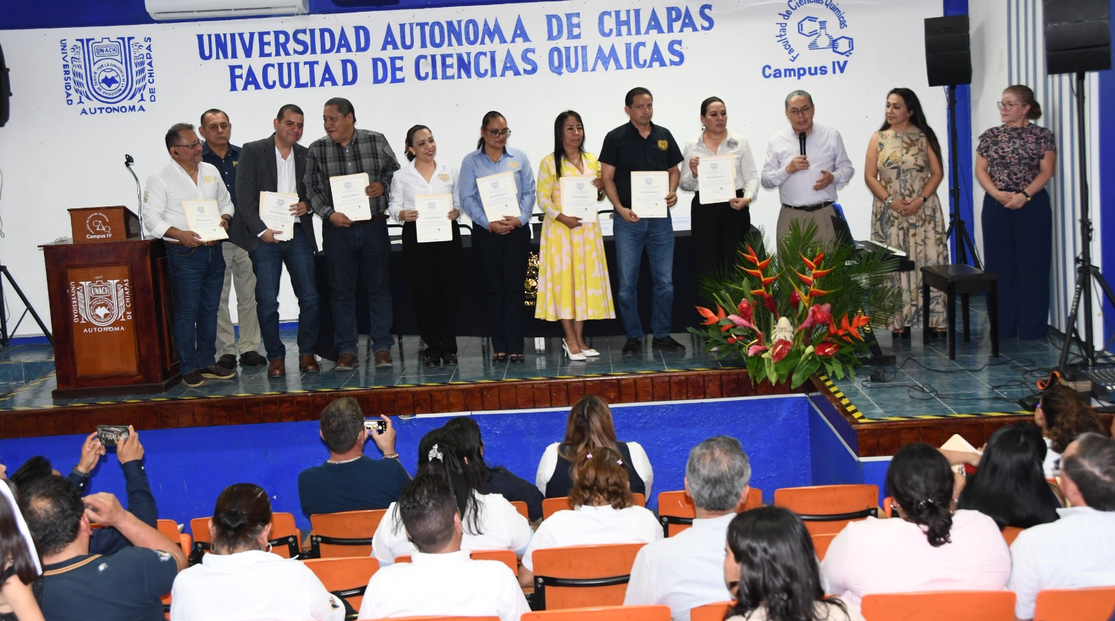 UNACH reconoce el humanismo de su cuerpo docente