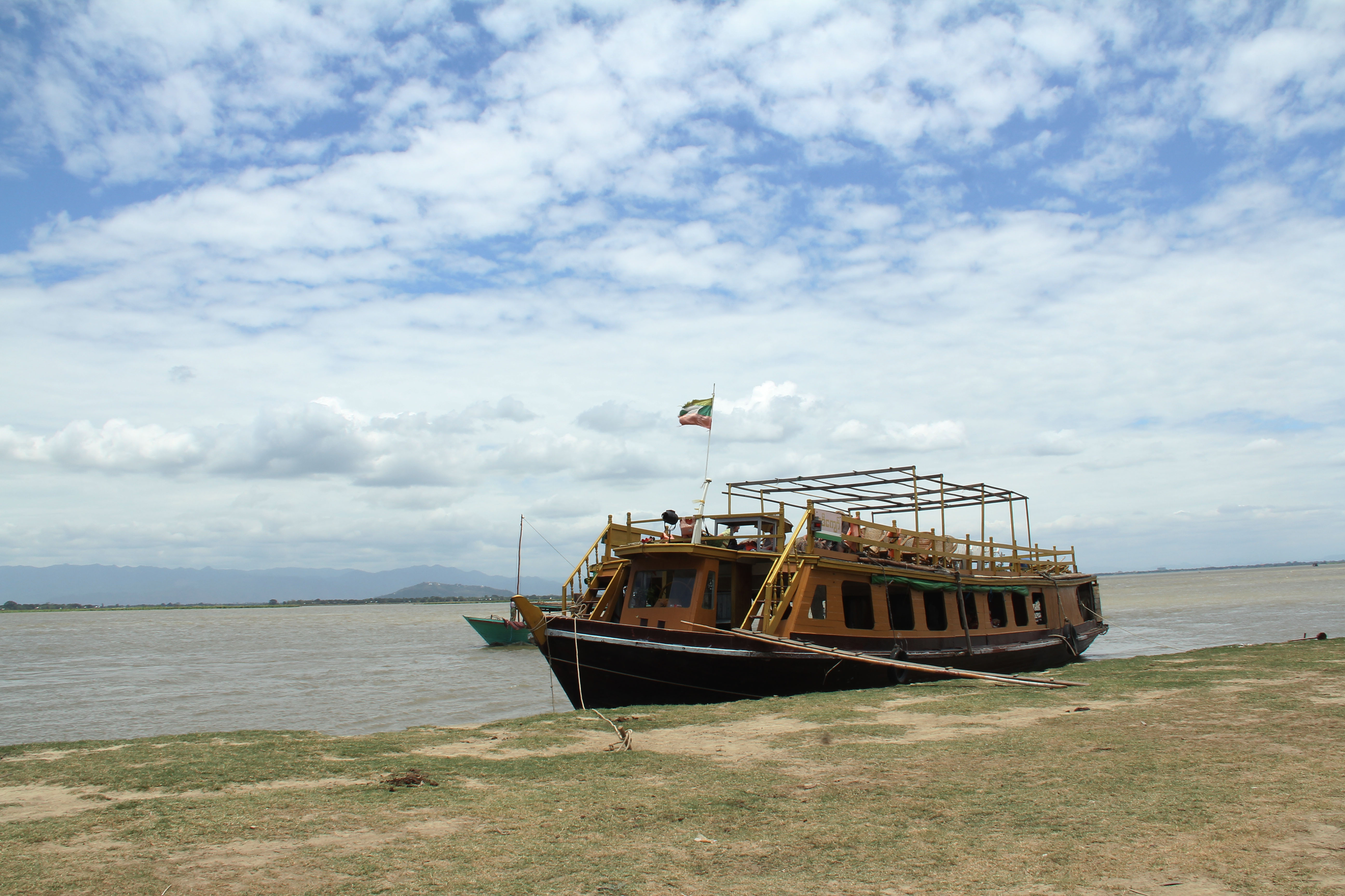 The ferry that chauffeured us from Mandalay to Mingun, an 11km ride that took almost an hour.