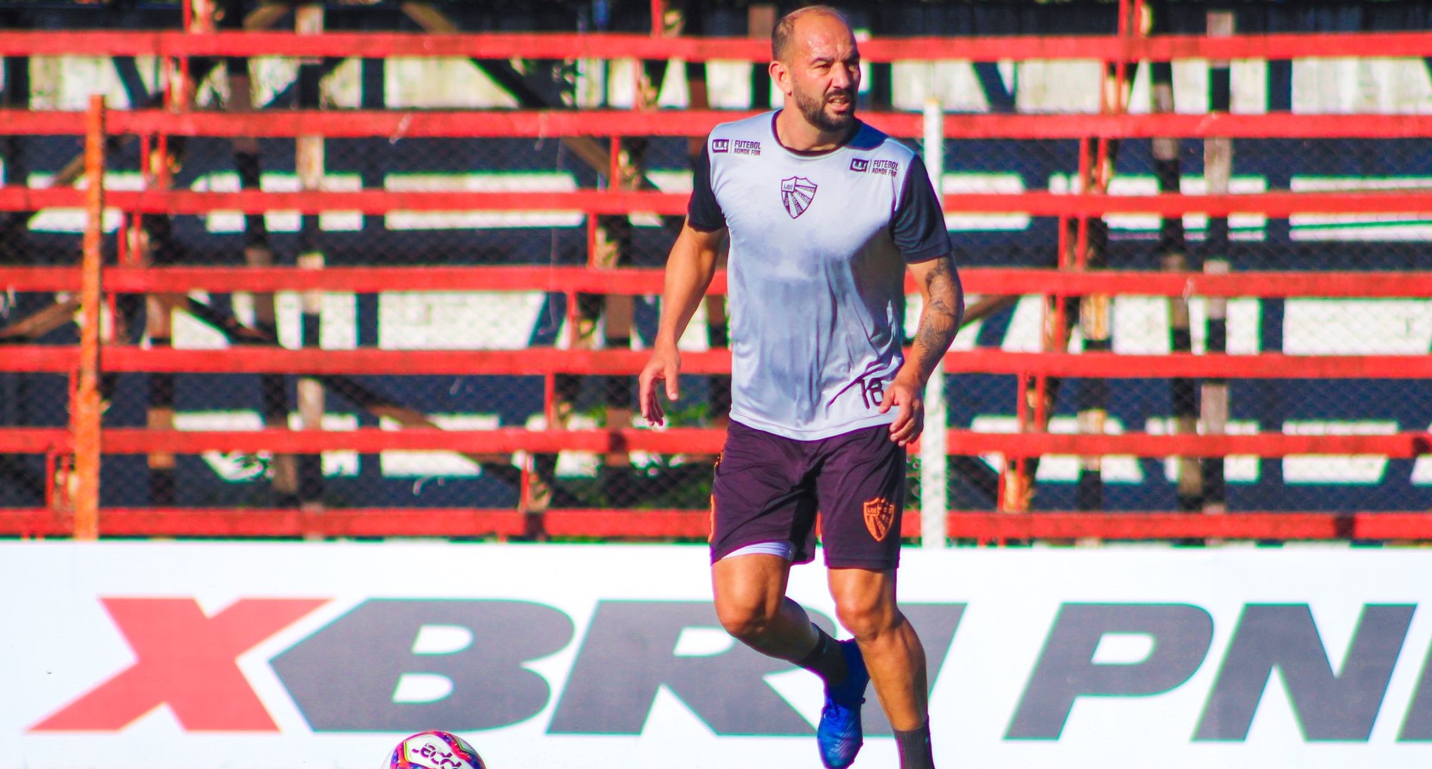 LEANDRO LEITE