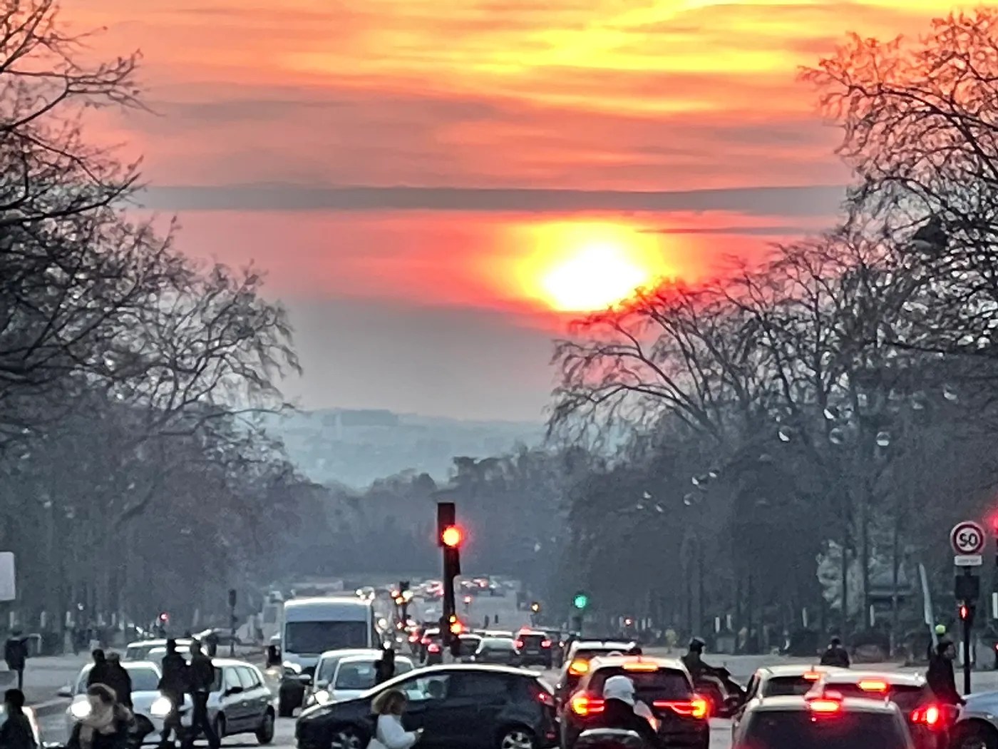 https://alexgertsburg.com/leverage/sunset-over-traffic/
