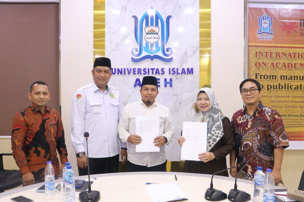 Penandatanganan MoU kerja sama internasional antara UIA dan INTI University Malaysia