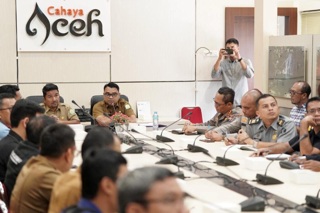 Kepala Dinas Kebudayaan dan Pariwisata Aceh, Dedy Yuswadi, memimpin rapat awal penyambutan kapal pesiar bertema wisata halal, Islami Cruise, yang dijadwalkan berlabuh di Banda Aceh awal 2026