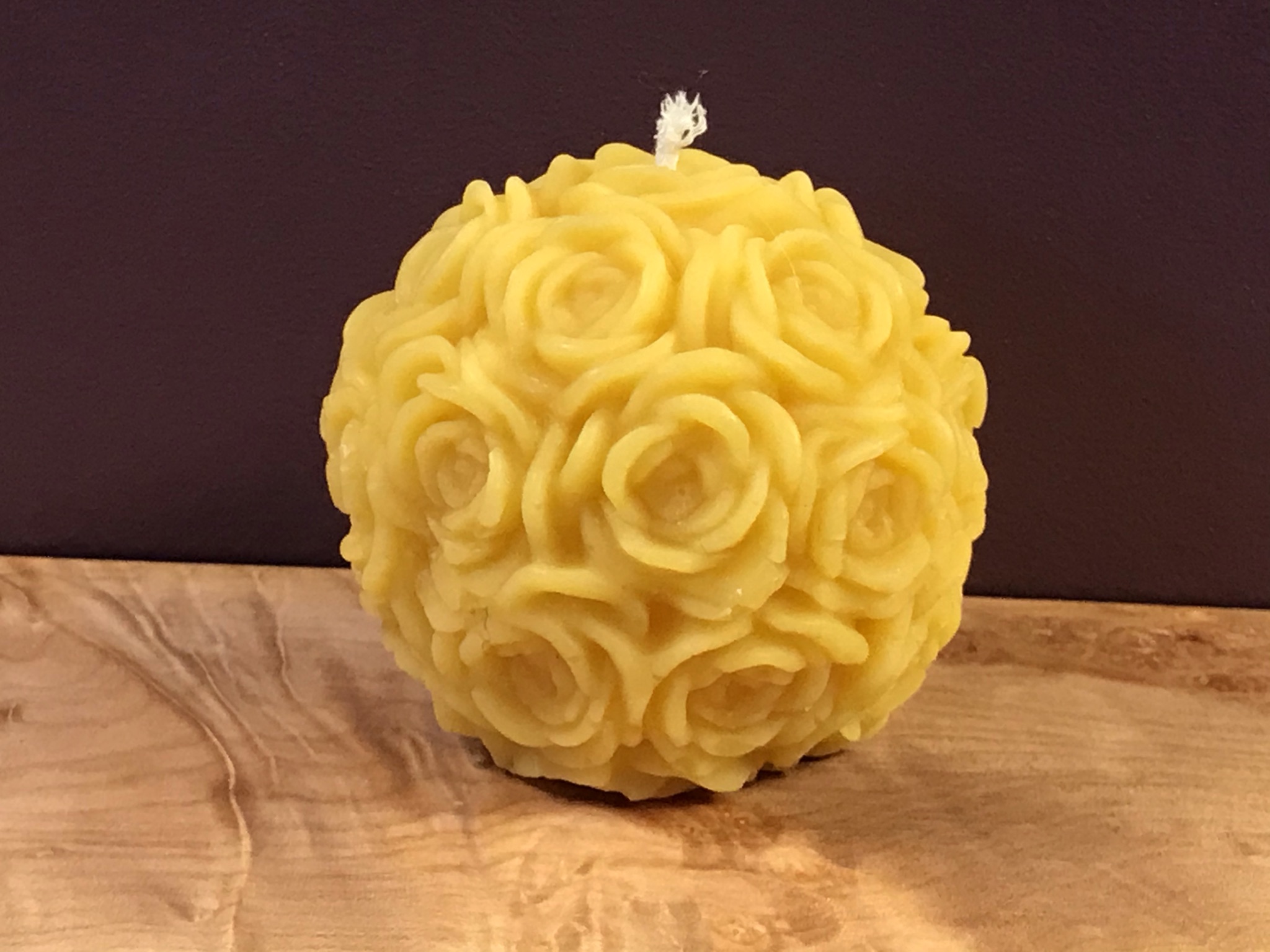 rose-ball-candle