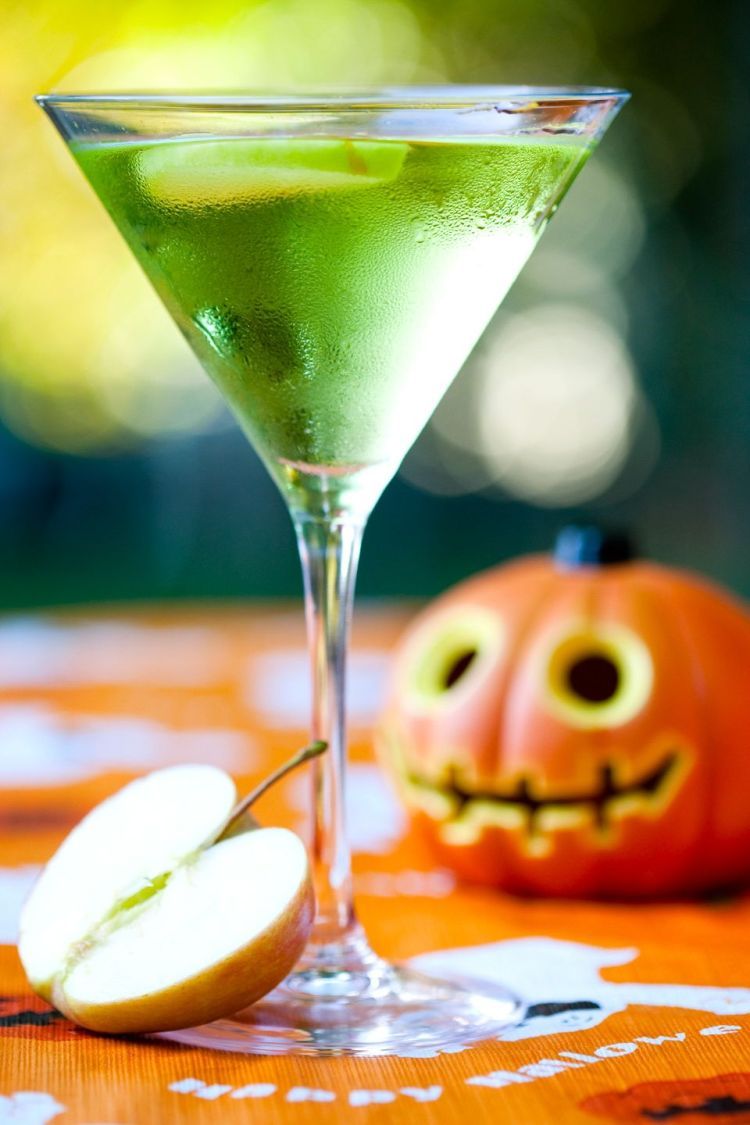 Friday Night Cocktail: Spooky Apple Martini