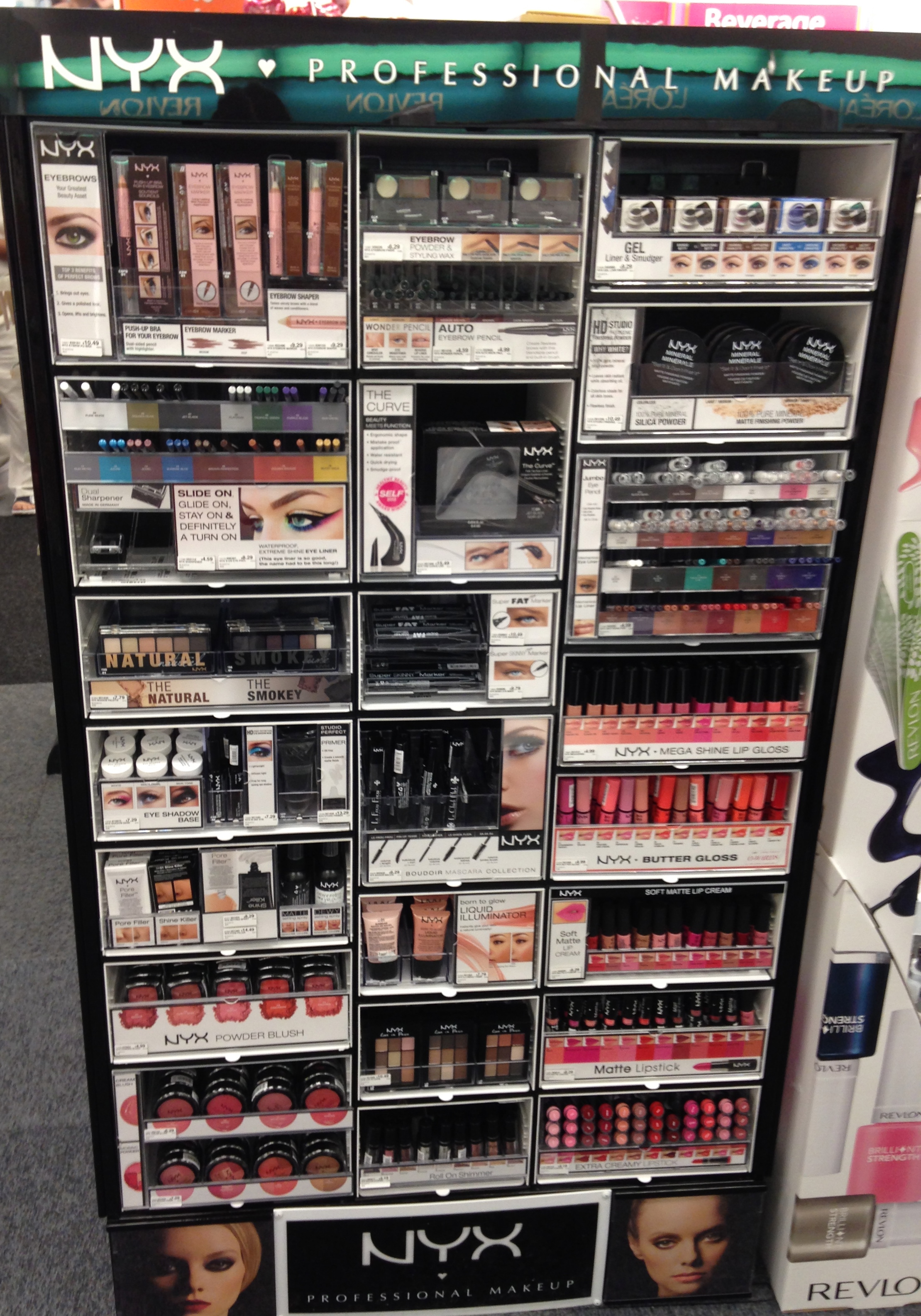 Cvs Pharmacy Makes Room For Nyx Cosmetics Alina Roche