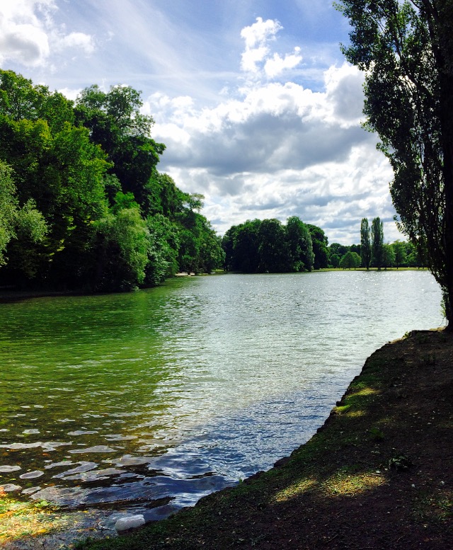 englischergarten-lake-munich