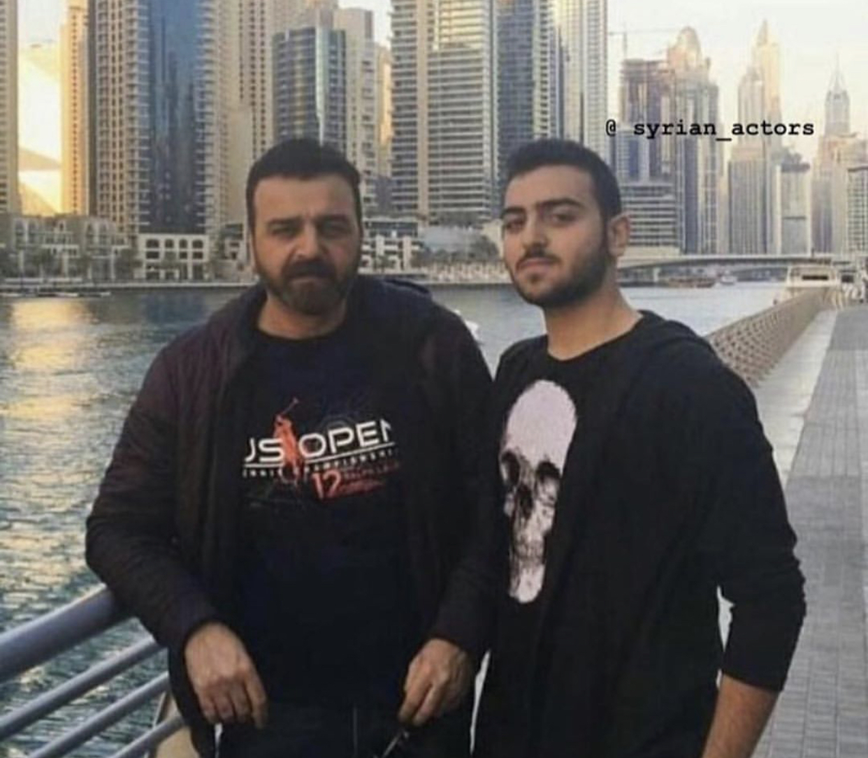كان والدها مقرباً من السياسي اللبناني كمال جنبلاط وحتى مؤسسي الحزب التقدمي الاشتراكي، وقتل والدها أمام عينيها وهي في العشرين من عمرها. Ø§Ø¨Ù† Ø³Ø§Ù…Ø± Ø§Ù„Ù…ØµØ±ÙŠ Ø£ØµØ¨Ø­ Ø´Ø§Ø¨Ù‹Ø§