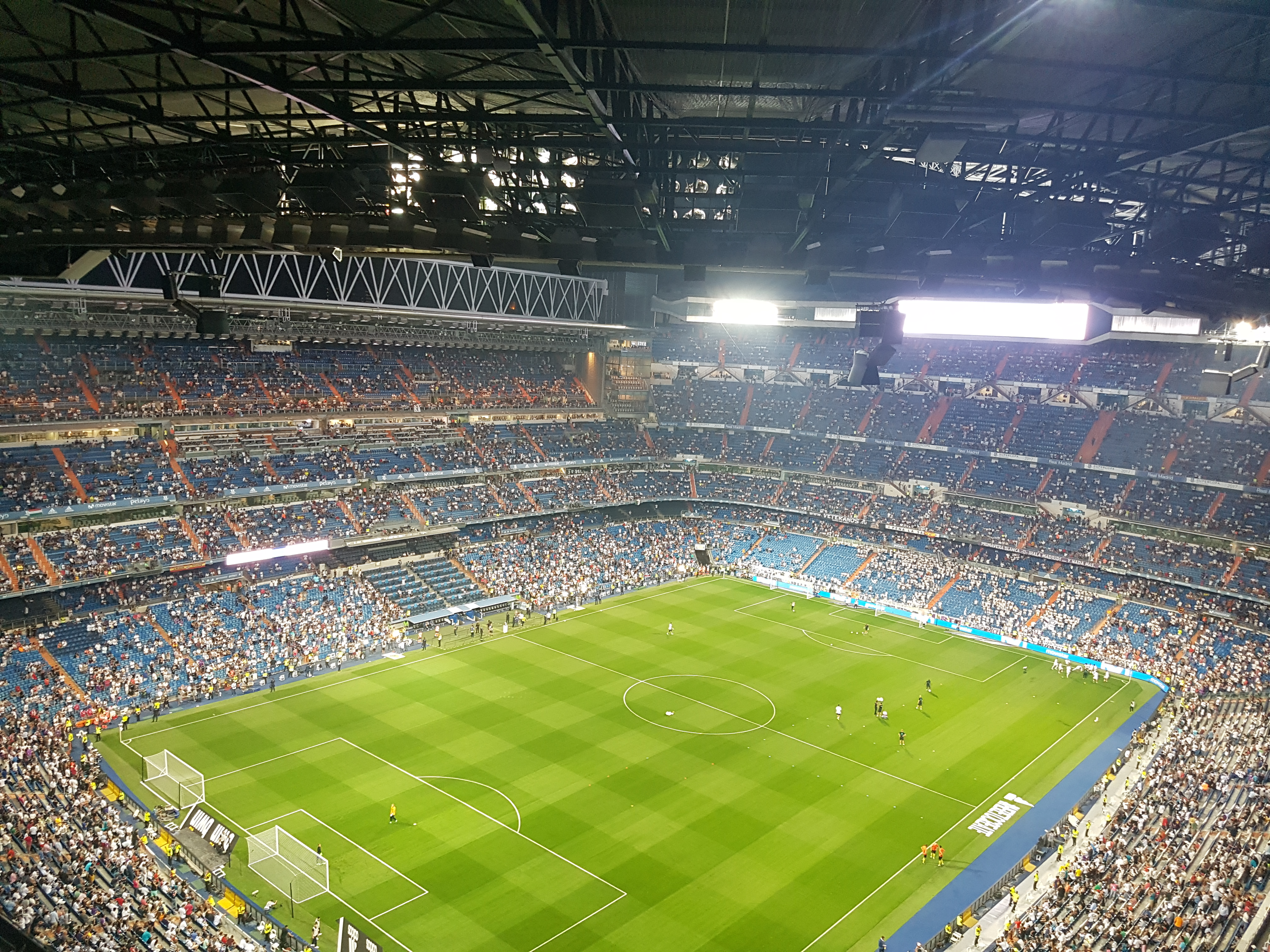 Santiago Bernabeu 15 min before "El Clasico"