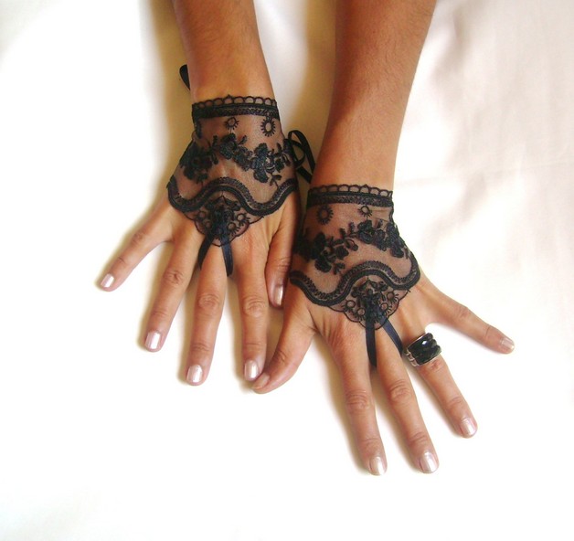 Gothic Hand Tattoo Designs 592_x_628_jpg