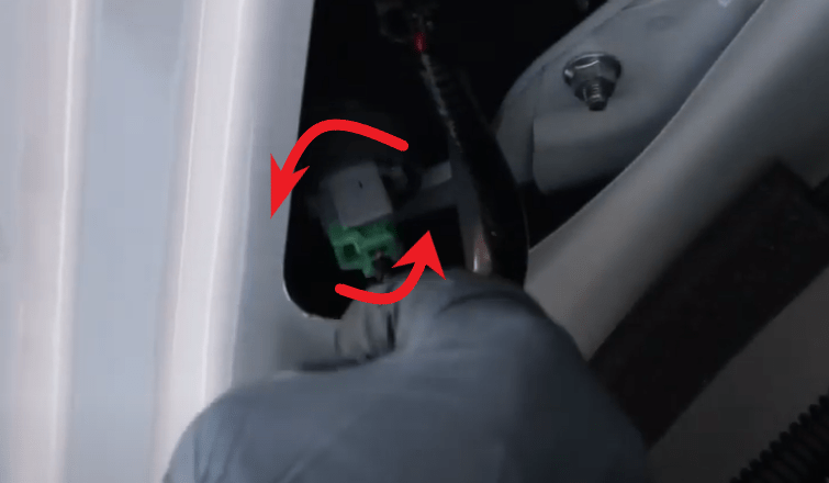 Twist reverse light counter clockwise