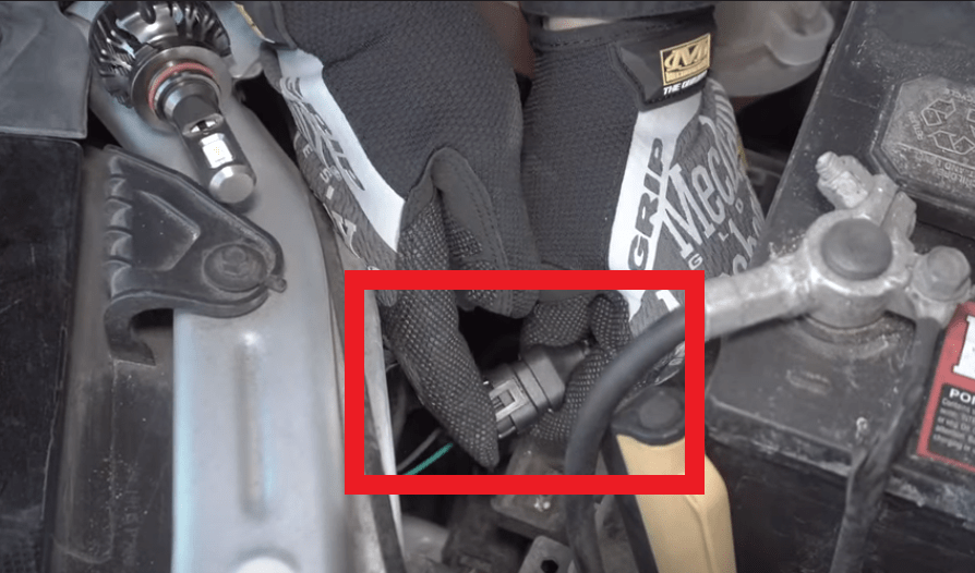 connect LED bulb to 2012 - 2019 Chevy Sonic socket