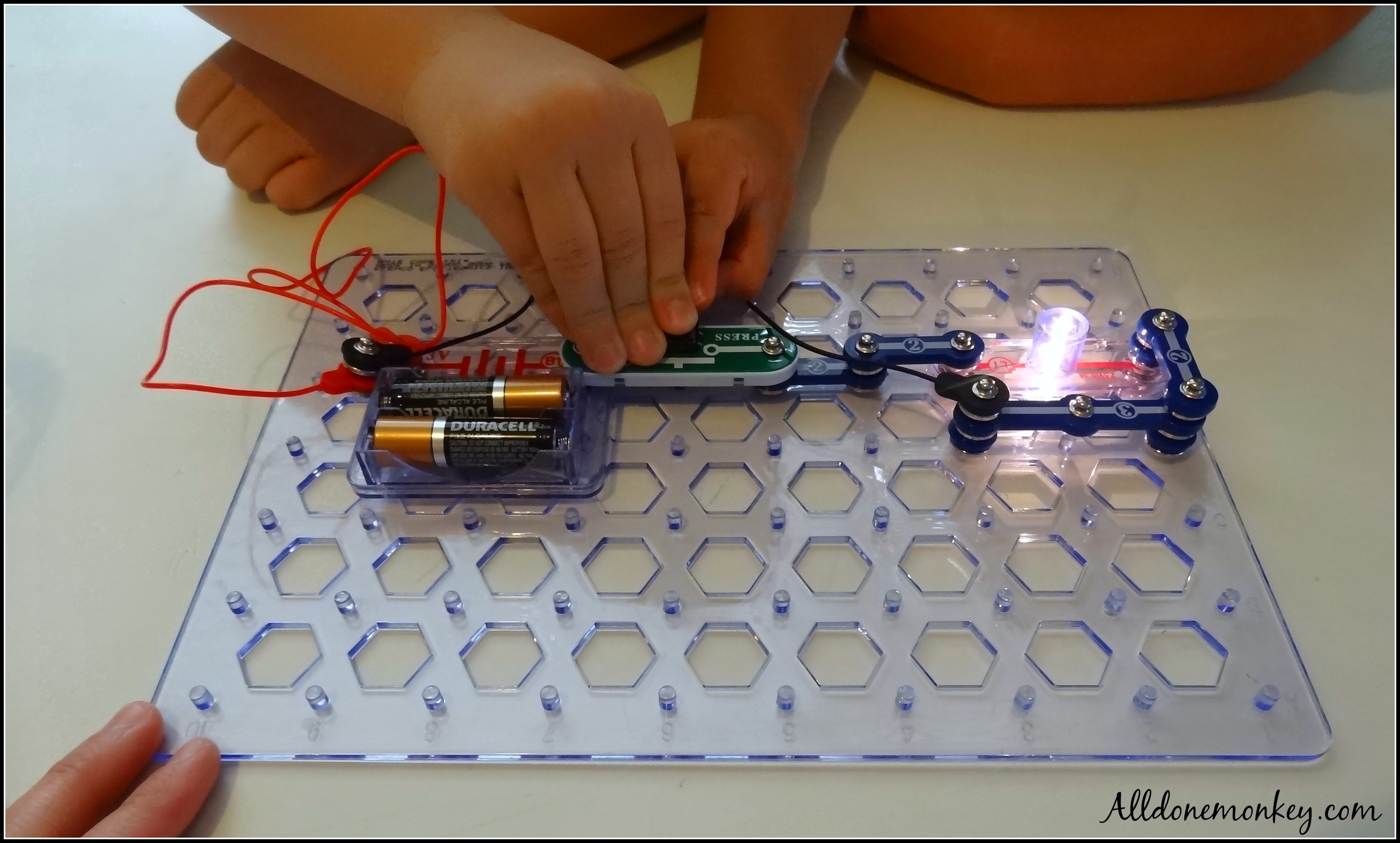 The Ultimate Hot Glue Conductivity Experiment - zm64p4f