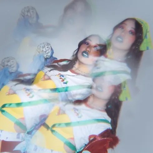 “Unmasking the Digital Mirage: Mungmung’s ‘Internet Friends'”
