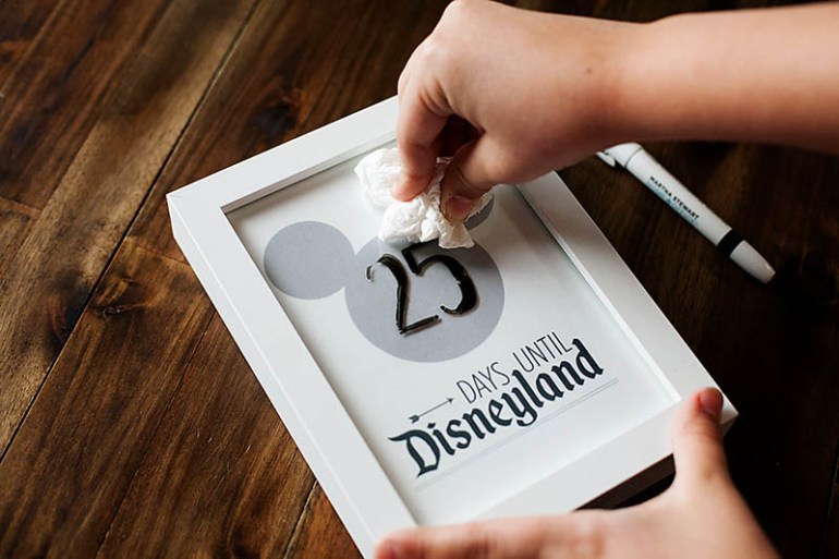 Disneyland countdown - free printable!