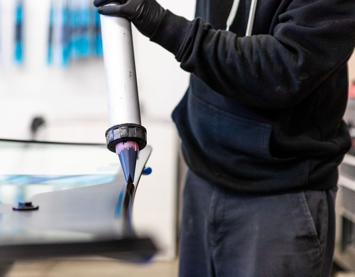 Calgary Windshield & Auto Glass Repair l All Makes Collision Centre