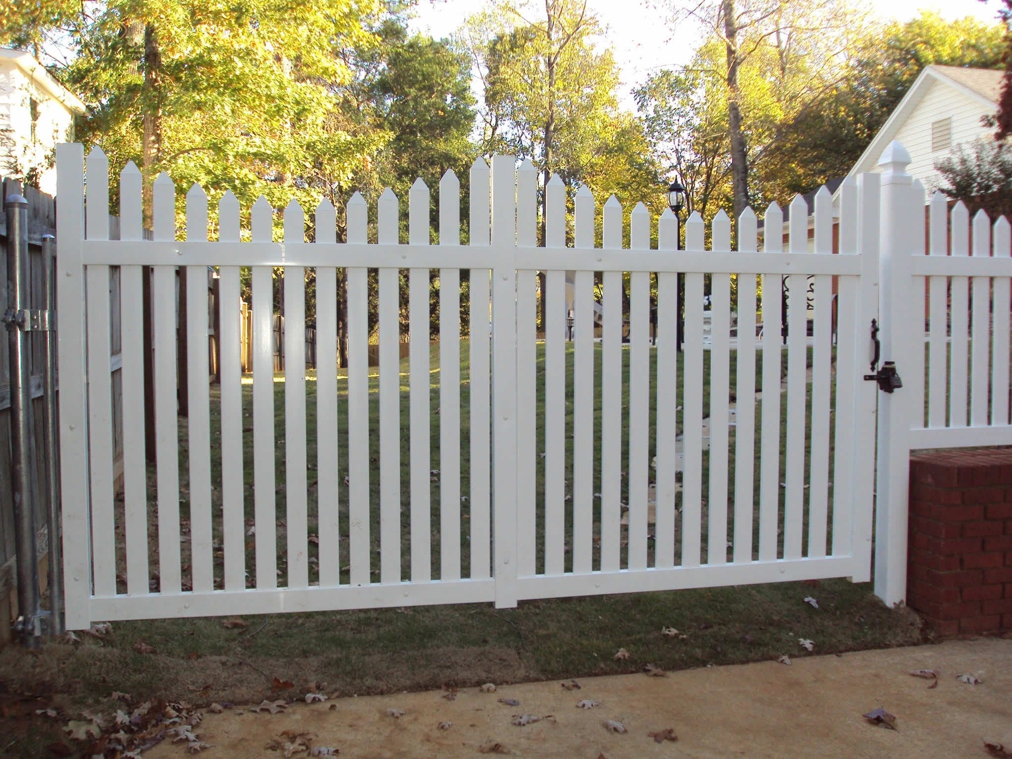 Vinyl fence