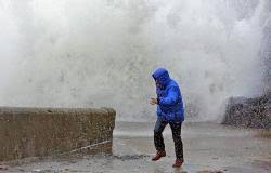 طقس الإثنين.. ثلوج وأمطار بالعديد من المناطق