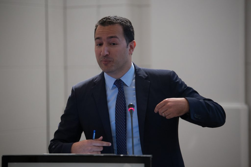 عثمان الفردوس إرحل هاشتاغ الاول على تويتر ليومين