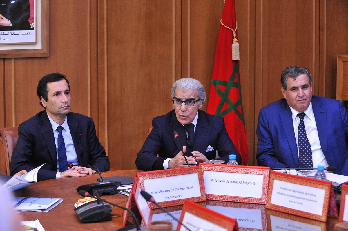 الأحرار يطلق “المدفعية الثقيلة” على والي بنك المغرب