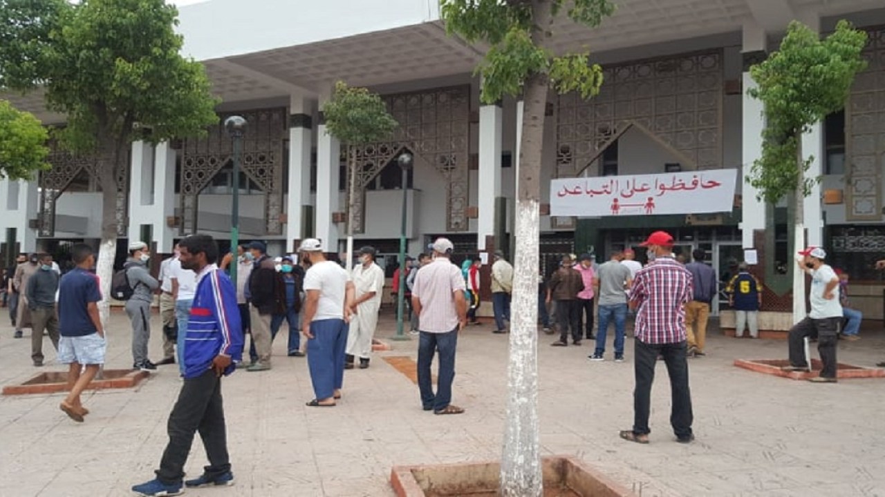 كواليس التراجع عن منح الموظفين عطلة “استثنائية”