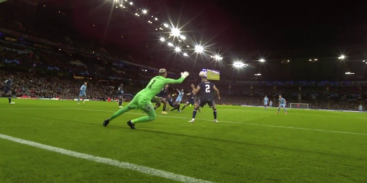 حكيمي يحرم محرز من تسجيل أحد أجمل أهدافه في دوري أبطال أوروبا