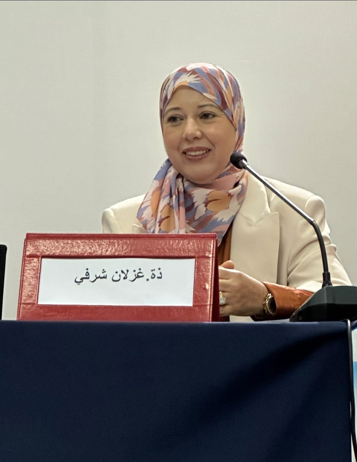 أغار عليك وأحتال قصيدة للشاعرة غزلان شرفي