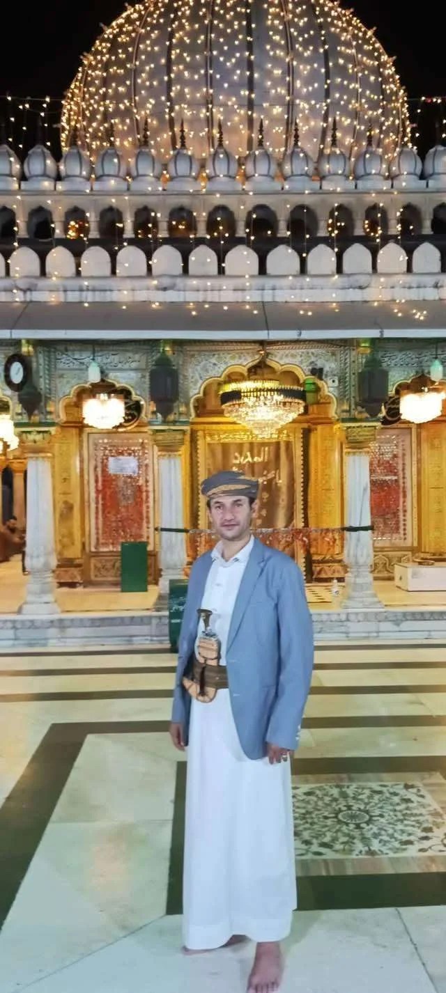استغلال السلطة يهدد الأبرياء..قيادي حوثي يبتز فتاة من حضرموت ..صورة