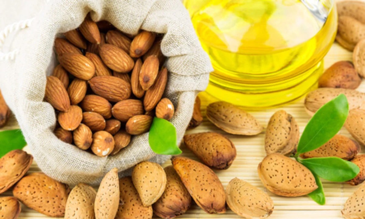 اللوز مفيد ولكن… هذه الأمراض تهددك عند الإفراط في تناوله اللوز مفيد ولكن… هذه الأمراض تهددك عند الإفراط في تناوله