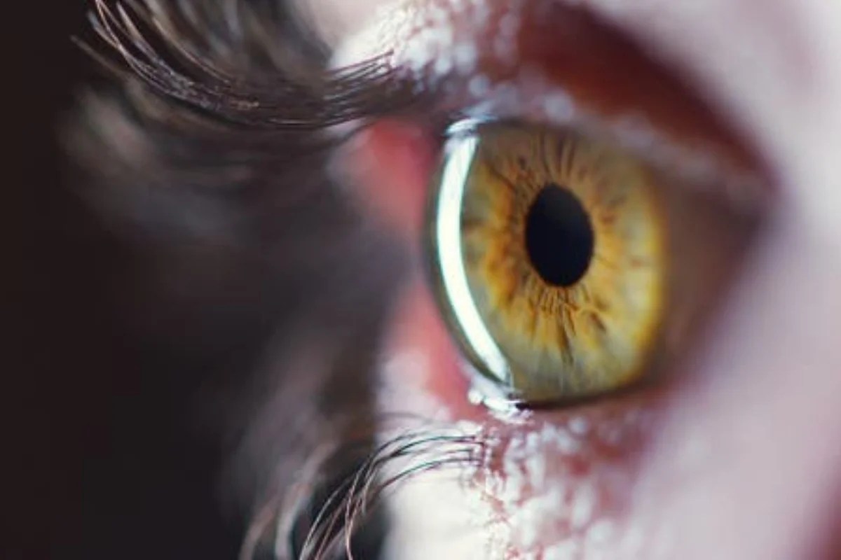 وداعًا لليزك: تقنية غير جراحية لتصحيح النظر خلال 60 ثانية