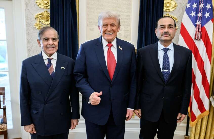 وساطة باكستانية لفك &ldquo;عقدة&rdquo; مضيق هرمز.. وترامب يدرس نصيحة عاصم منير قبل مفاوضات إسلام آباد