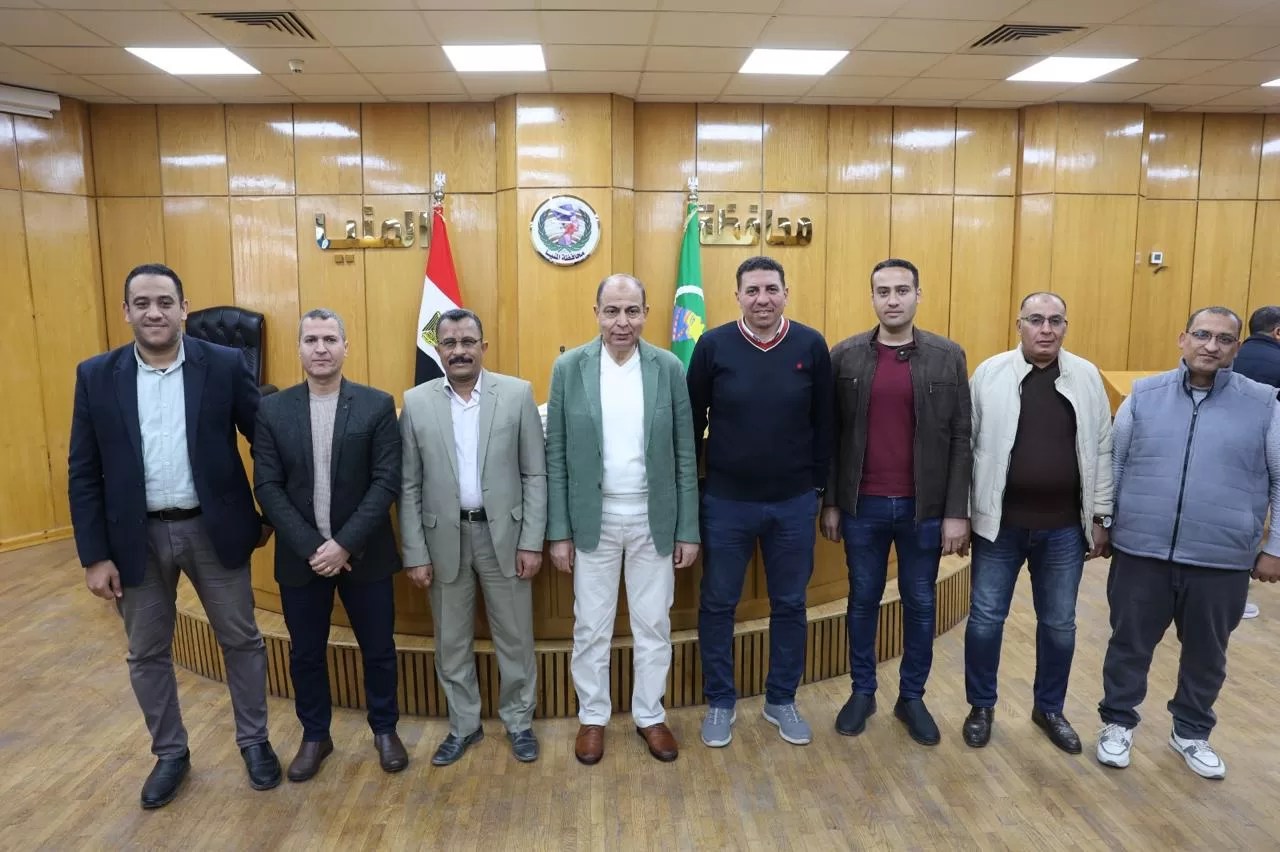 محافظ المنيا يمنح دروعا تقديرية لمنظمى موائد الرحمن ودعم كامل لمبادراتهم