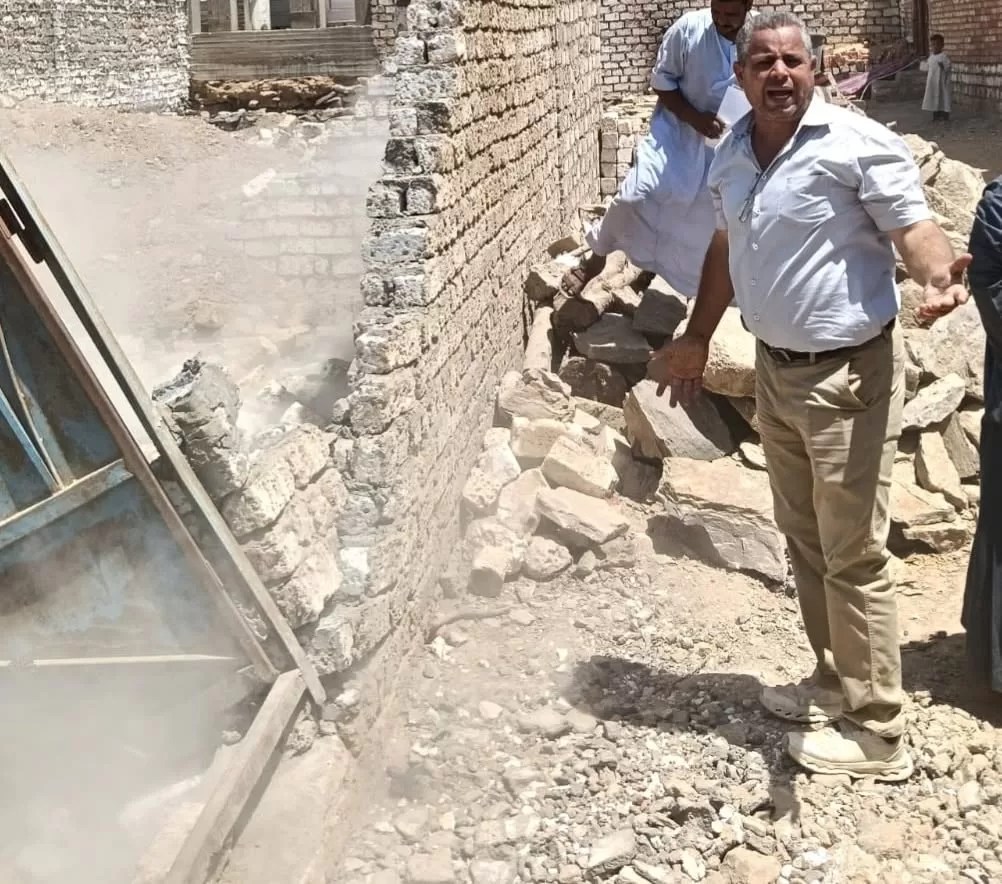 إزالة المتغيرات المكانية غير القانونية بالرديسية بحري في إدفو