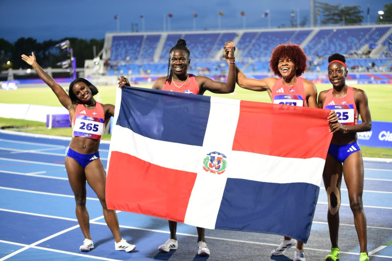 Cuarteta femenina de RD rompe récord en 4x100