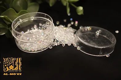 b24d19_6ab708d6b0dc4a19b7d51c0a3f6d4fe7~mv2 عبوة من الكريستالات الشفافة الصغيرة - الصورة 3