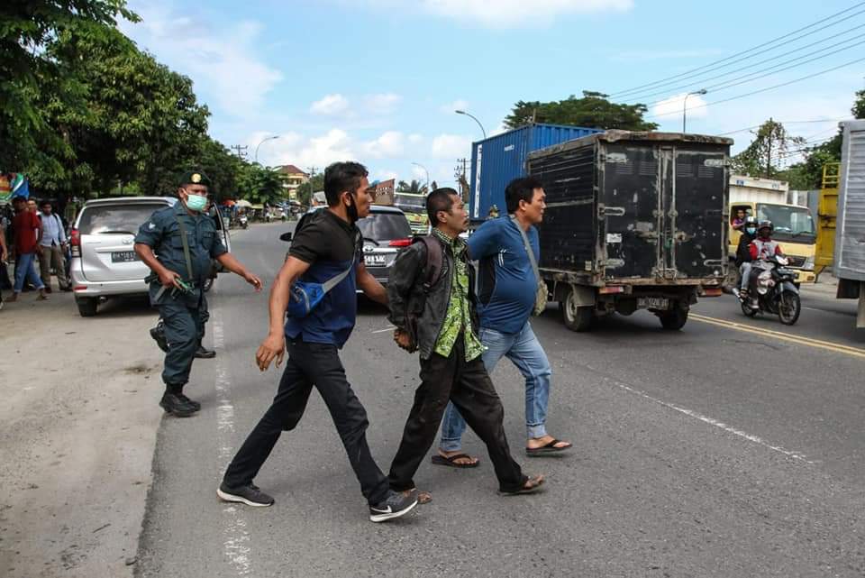 Read more about the article Balai Gakkum KLHK Wilayah Sumatera Gagalkan Penjualan 36,7 Kg Sisik Trenggiling dan 1 Buah Paruh Rangkong