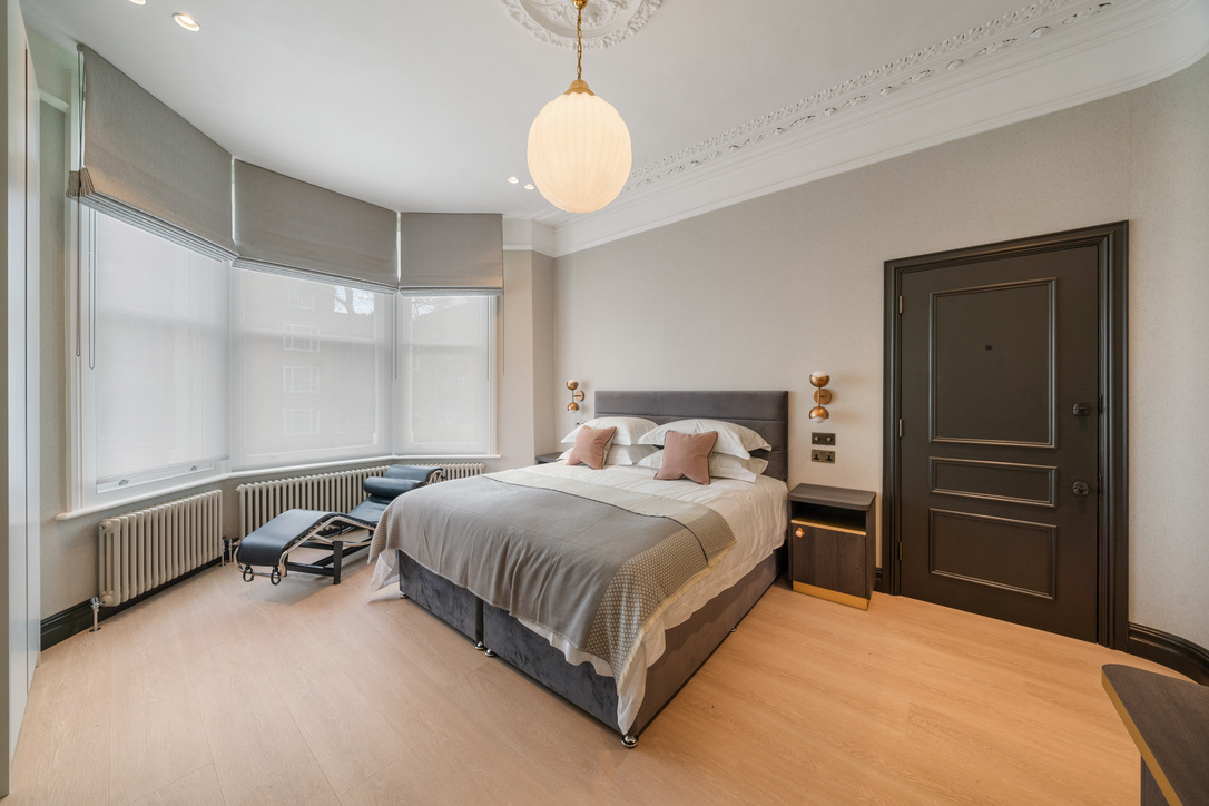 סודות השיפוצים: איך להימנע ממלכודות בעבודה עם קבלנים בלונדון