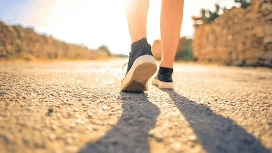 Walking backwards: The surprising wellness trend that moves us forward