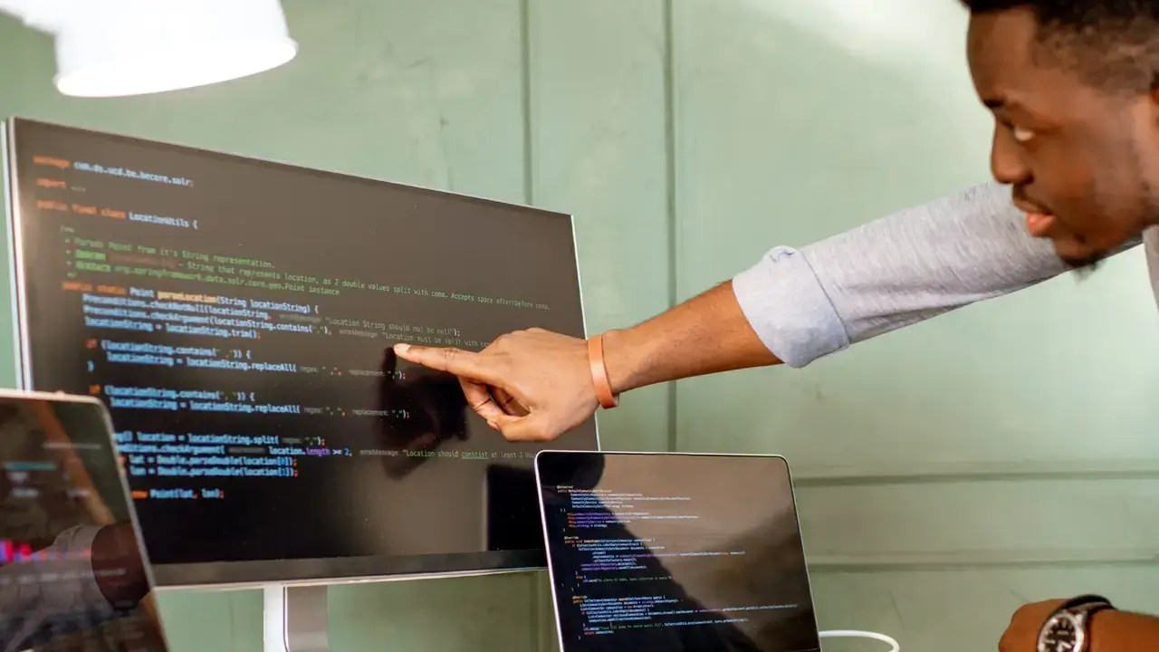 How to Get the Source Code of a Website