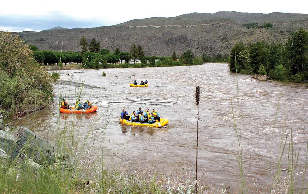 Methow River whitewater rafting near Winthrop and Lake Chelan.
