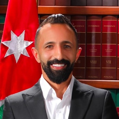 يوميات حزب الديموزيا في جزر الموز (1): عراب الحزب وحراس المعبد ـ بقلم: مجد حسونة