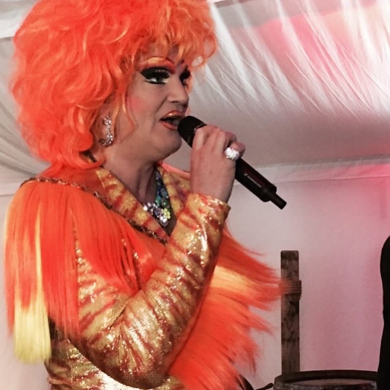 Olivia Jones bei der ibis Eröffnungsfeier