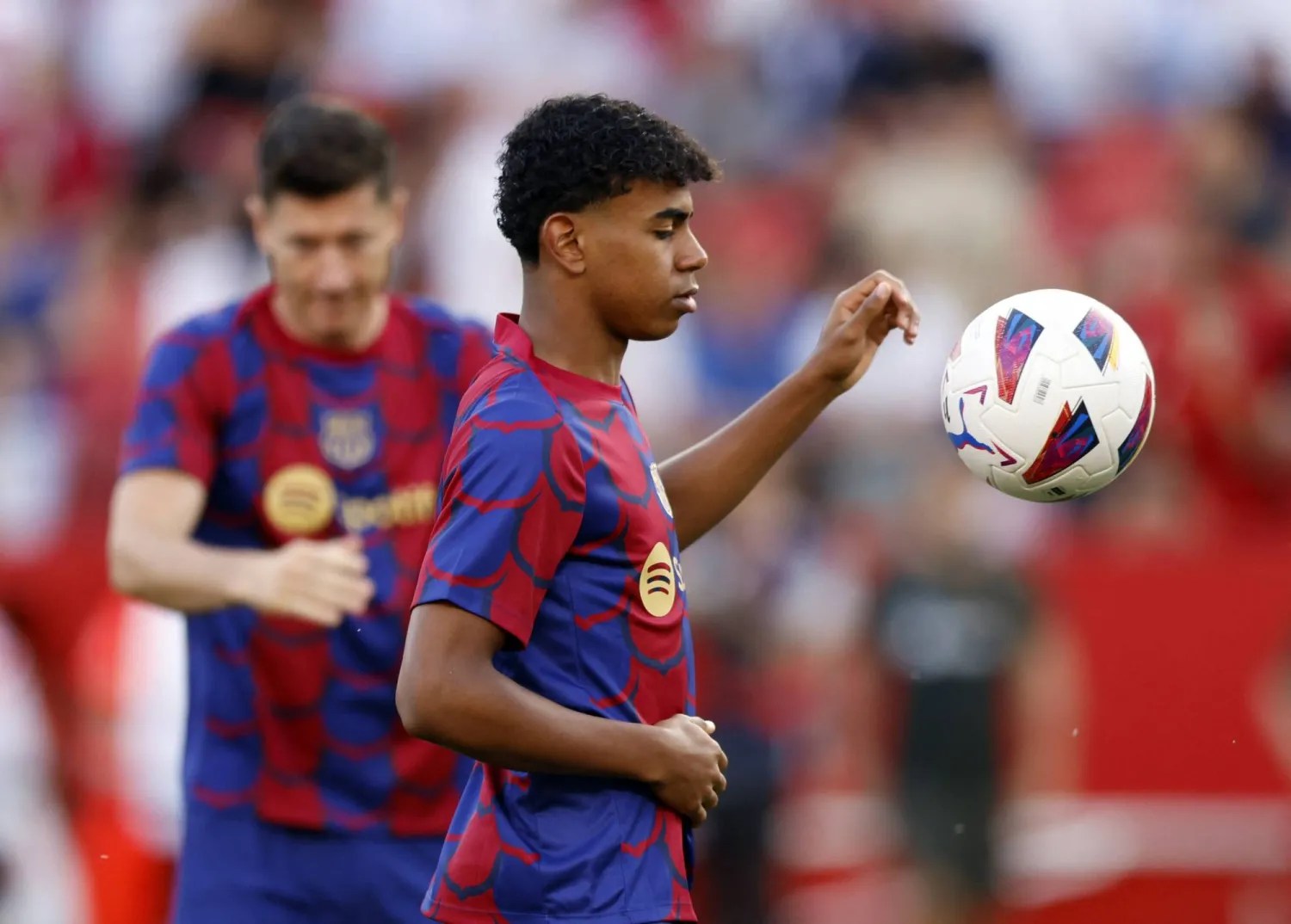 غياب جمال يقلق برشلونة قبل ديربي كتالونيا أمام إسبانيول 