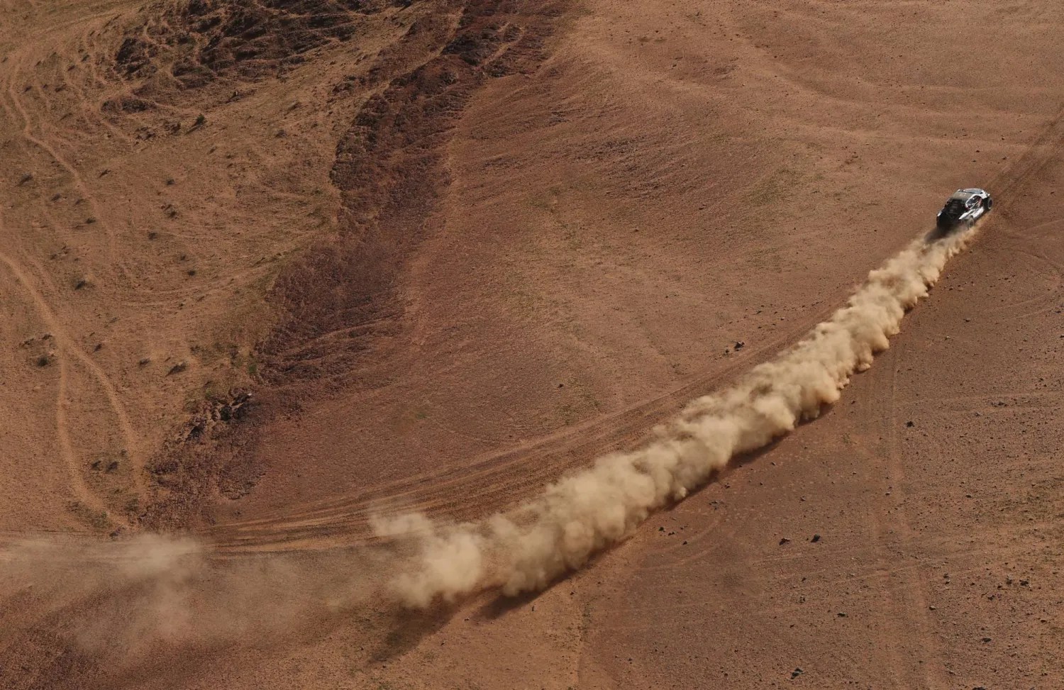 داكار السعودية: لاتيغان بطل المرحلة الماراثونية .. والعطية في الوصافة 