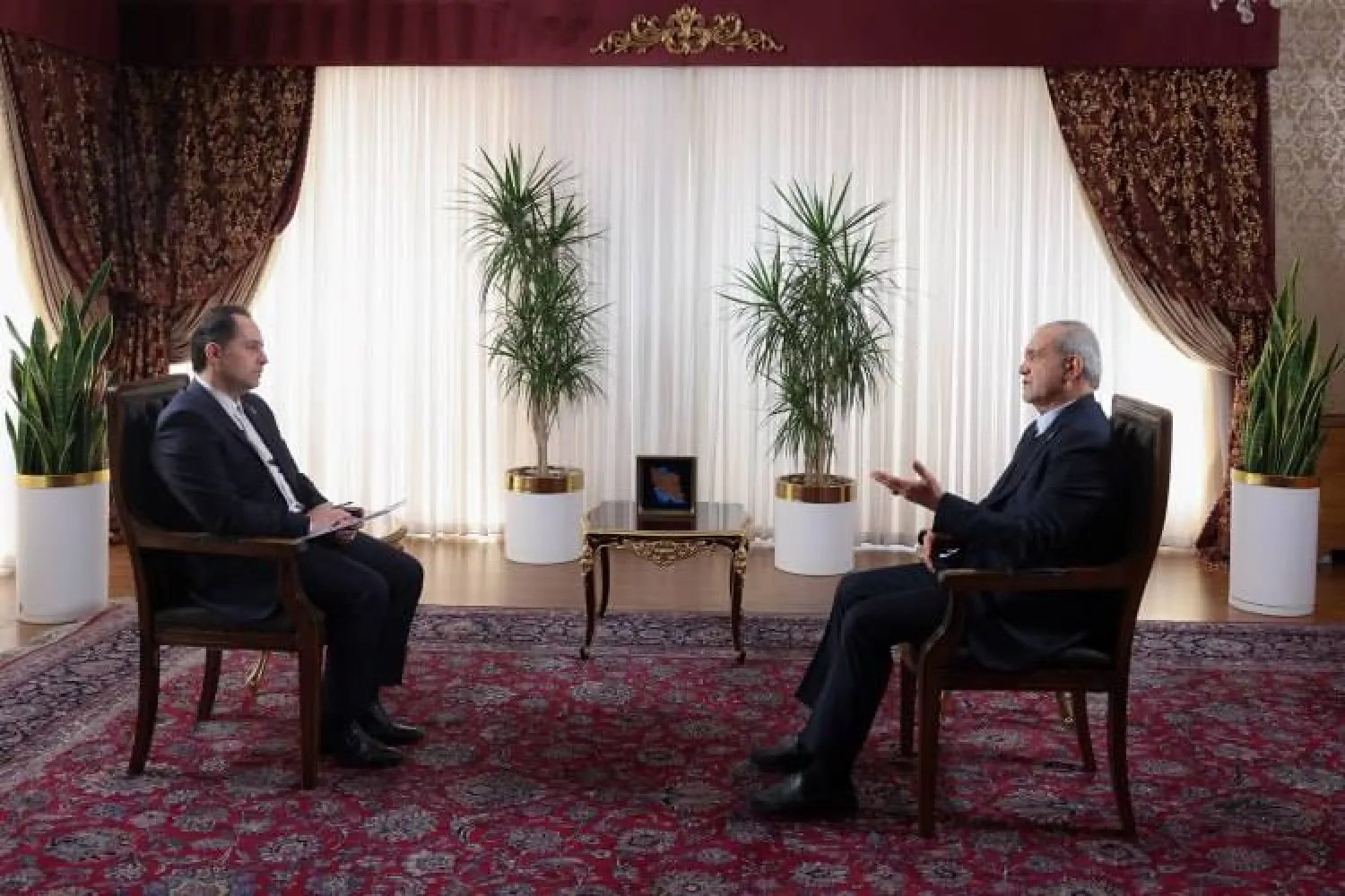 الرئيس الإيراني يتهم أميركا وإسرائيل بتأجيج «أعمال الشغب» 