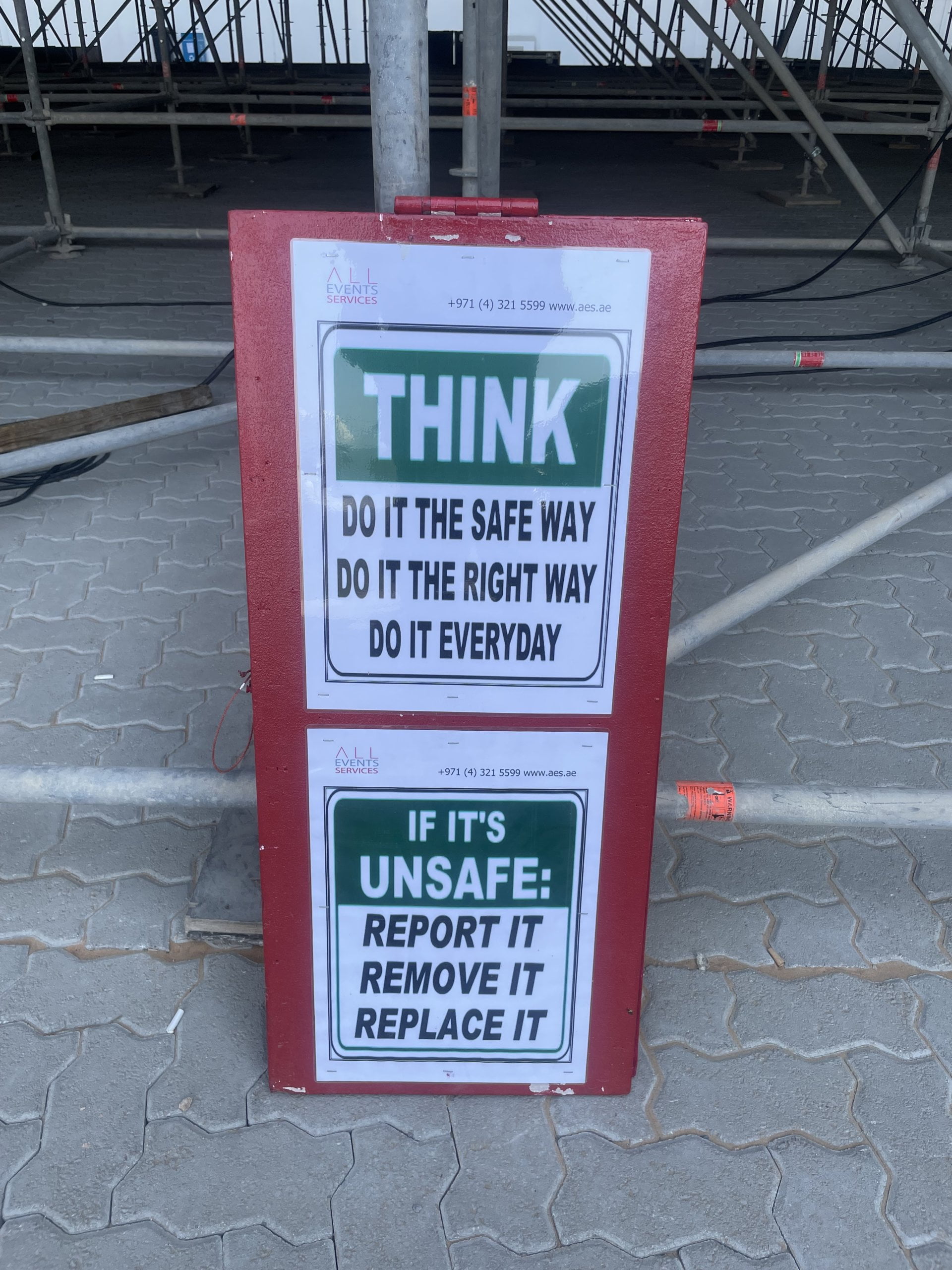 safety reminder panel at he working place